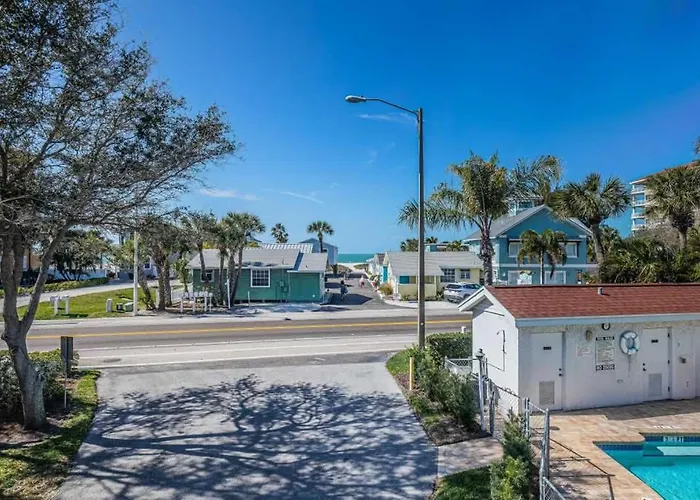Living * Clearwater Beach